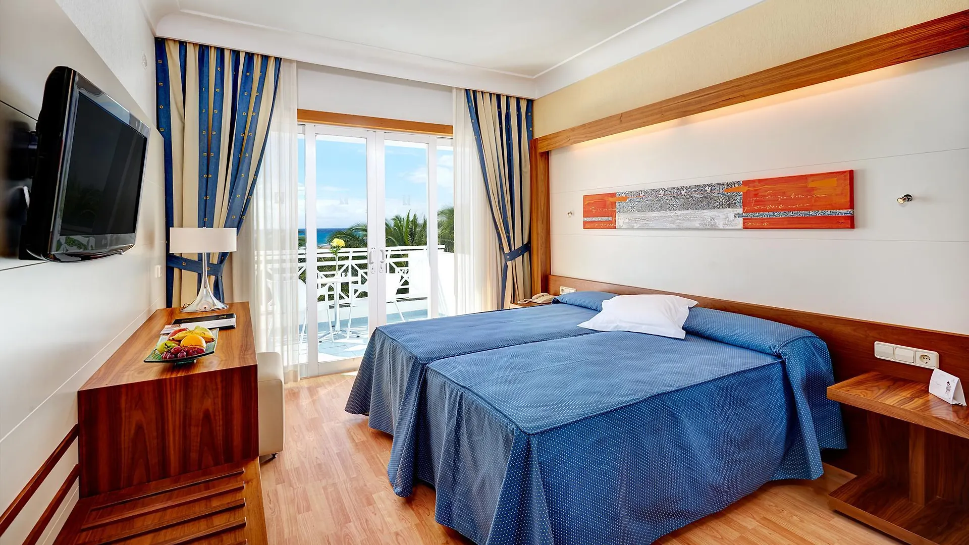 Hipotels La Geria Puerto del Carmen  Hotel